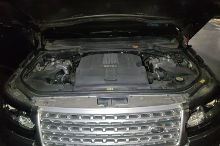 Used Land Rover Range Vogue  Engine Bay