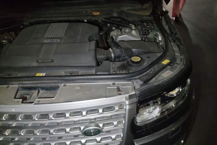 Used Land Rover Range Vogue  Engine Bay Left