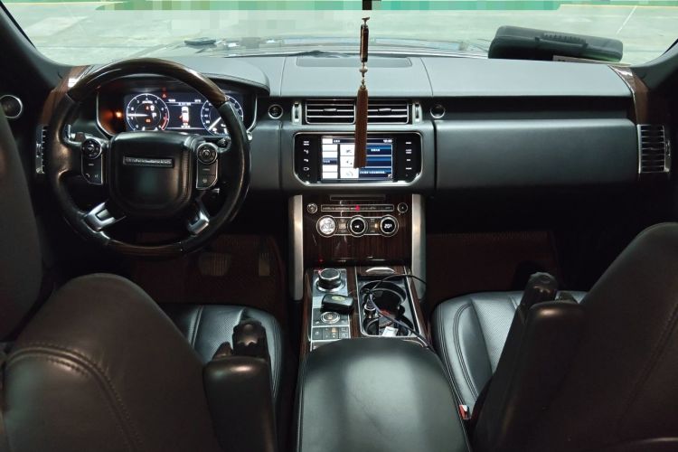 Used Land Rover Range Vogue 2014 3.0 V6 HSE U.S.-Spec Version Center Console