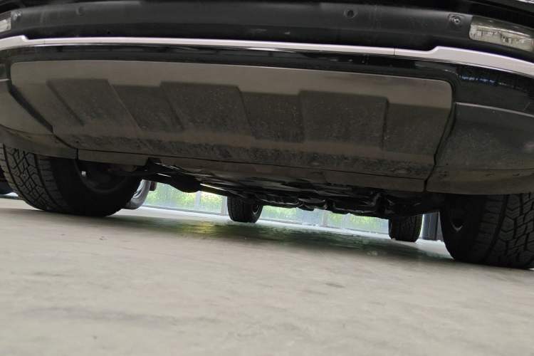 Used Land Rover Range Vogue 2014 3.0 V6 HSE U.S.-Spec Version Chassis Front