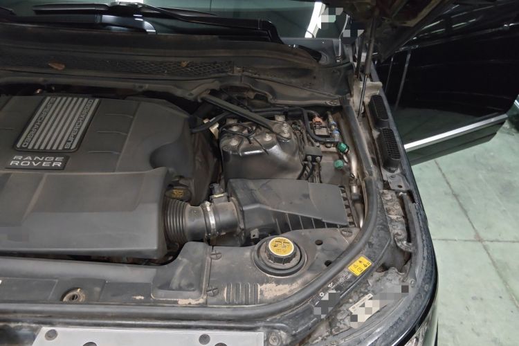 Used Land Rover Range Vogue 2014 3.0 V6 HSE U.S.-Spec Version Engine Bay Left