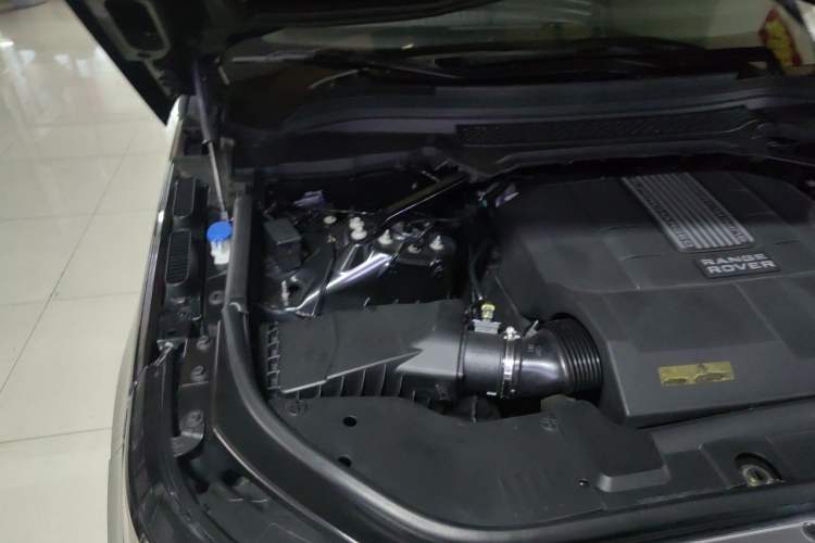 Used Land Rover Range Vogue  Engine Bay Right