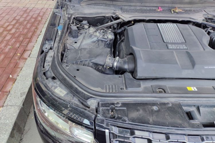 Used Land Rover Range Vogue 2014 3.0 V6 SC U.S.-Spec Version Engine Bay Right
