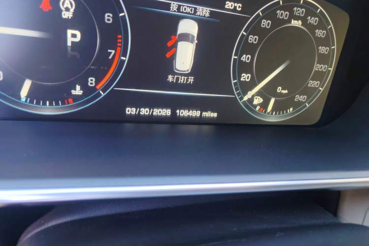 Used Land Rover Range Vogue  Odometer Close Up