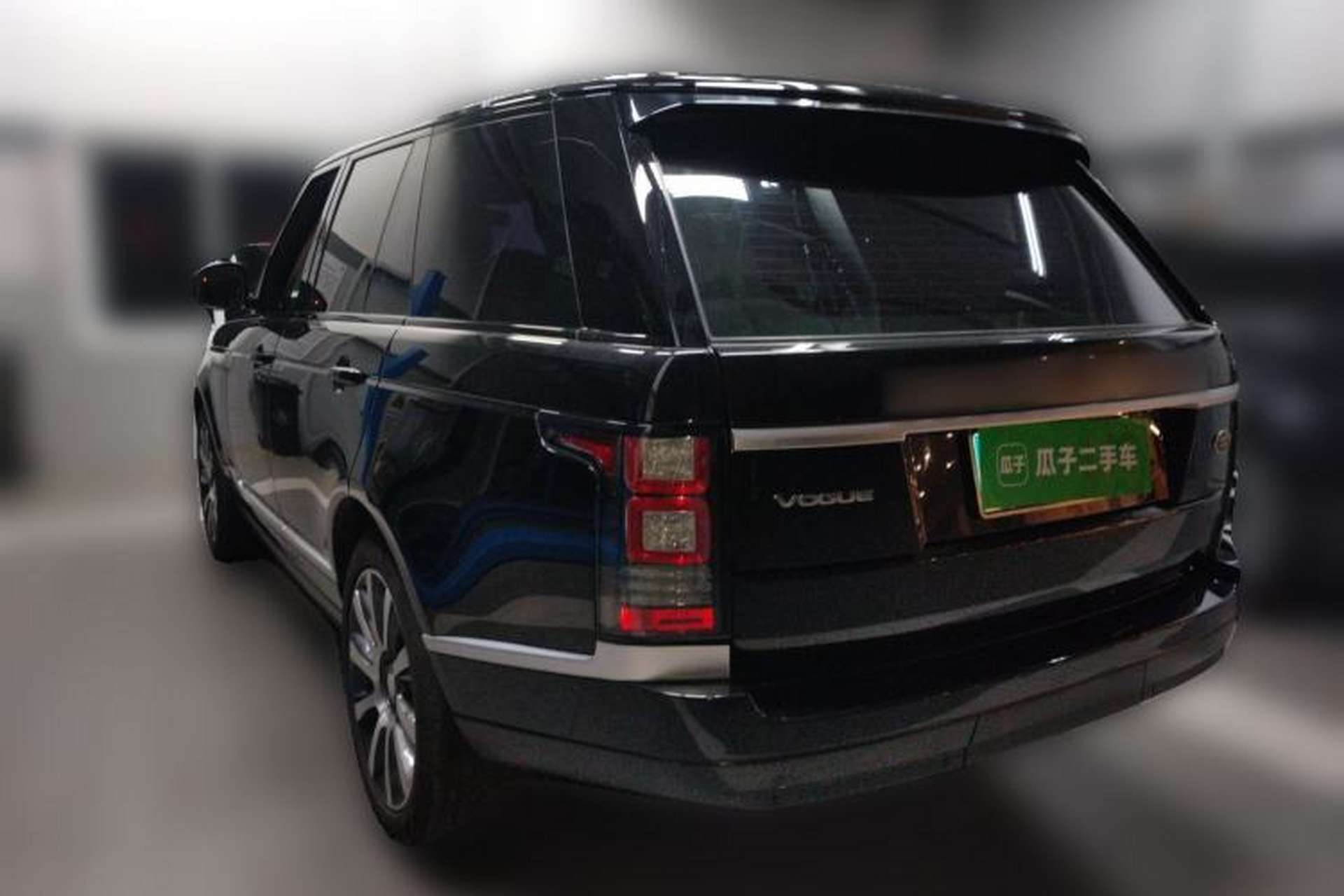 Used Land Rover Range Vogue 2014 3.0 TDV6 Vogue Rear Left 45 Deg