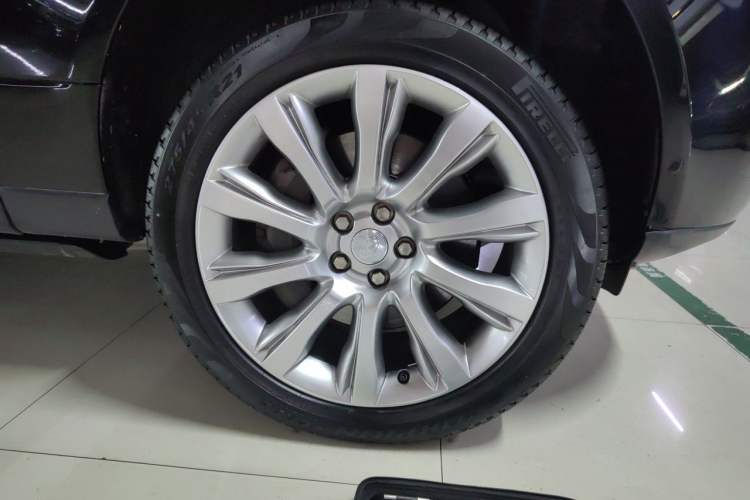 Used Land Rover Range Vogue  Right Front Wheel Hub