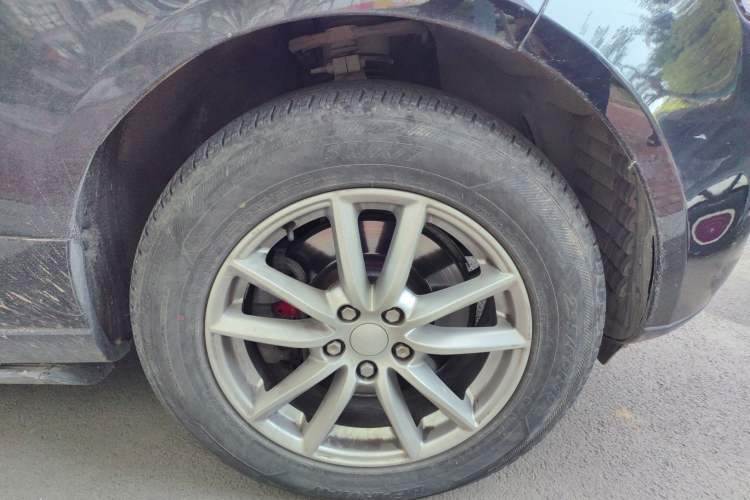 Used Land Rover Range Vogue 2014 3.0 V6 SC U.S.-Spec Version Right Front Wheel Hub