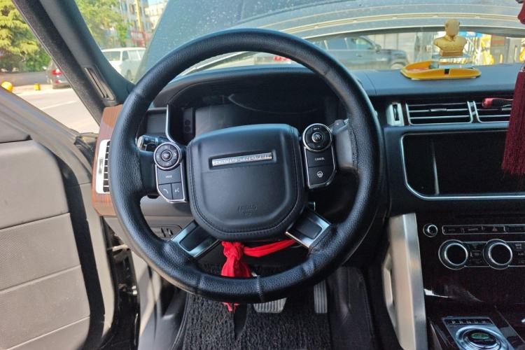 Used Land Rover Range Vogue 2014 3.0 V6 HSE U.S.-Spec Version Steering Wheel