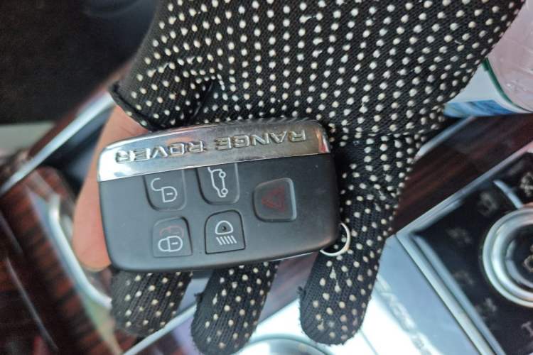 Used Land Rover Range Vogue 2014 3.0 V6 HSE U.S.-Spec Version Vehicle Key
