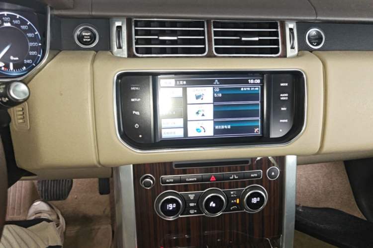 Used Land Rover Range Vogue  Audio And AC Panel