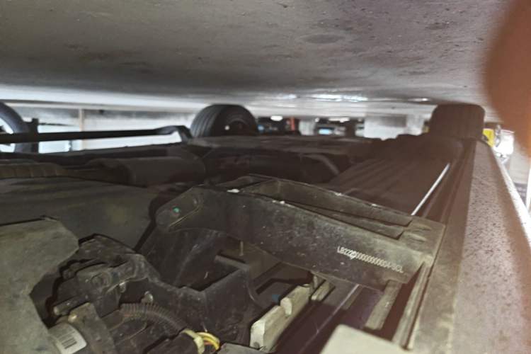 Used Land Rover Range Vogue  Chassis Rear Left