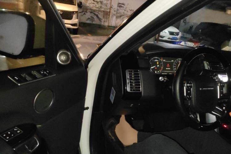 Used Land Rover Range Vogue 2014 3.0T Gasoline U.S.-Spec Executive Version – High-End Trim Driver Seat