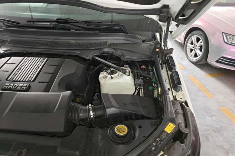 Used Land Rover Range Vogue  Engine Bay Left