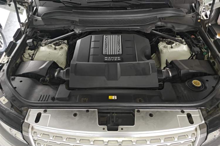 Used Land Rover Range Vogue  Engine Bay