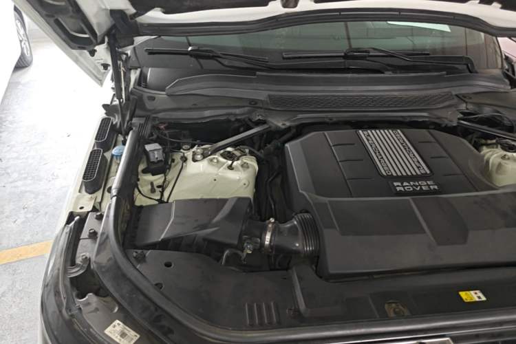 Used Land Rover Range Vogue  Engine Bay Right
