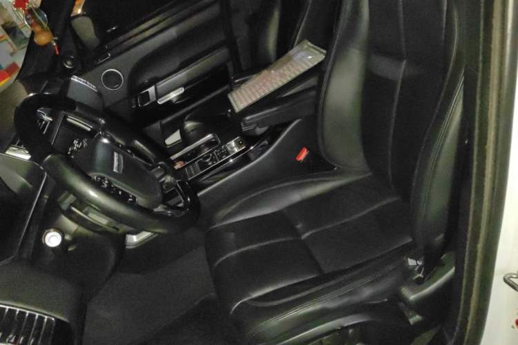 Used Land Rover Range Vogue 2014 3.0T Gasoline U.S.-Spec Executive Version – High-End Trim Left Front Seat