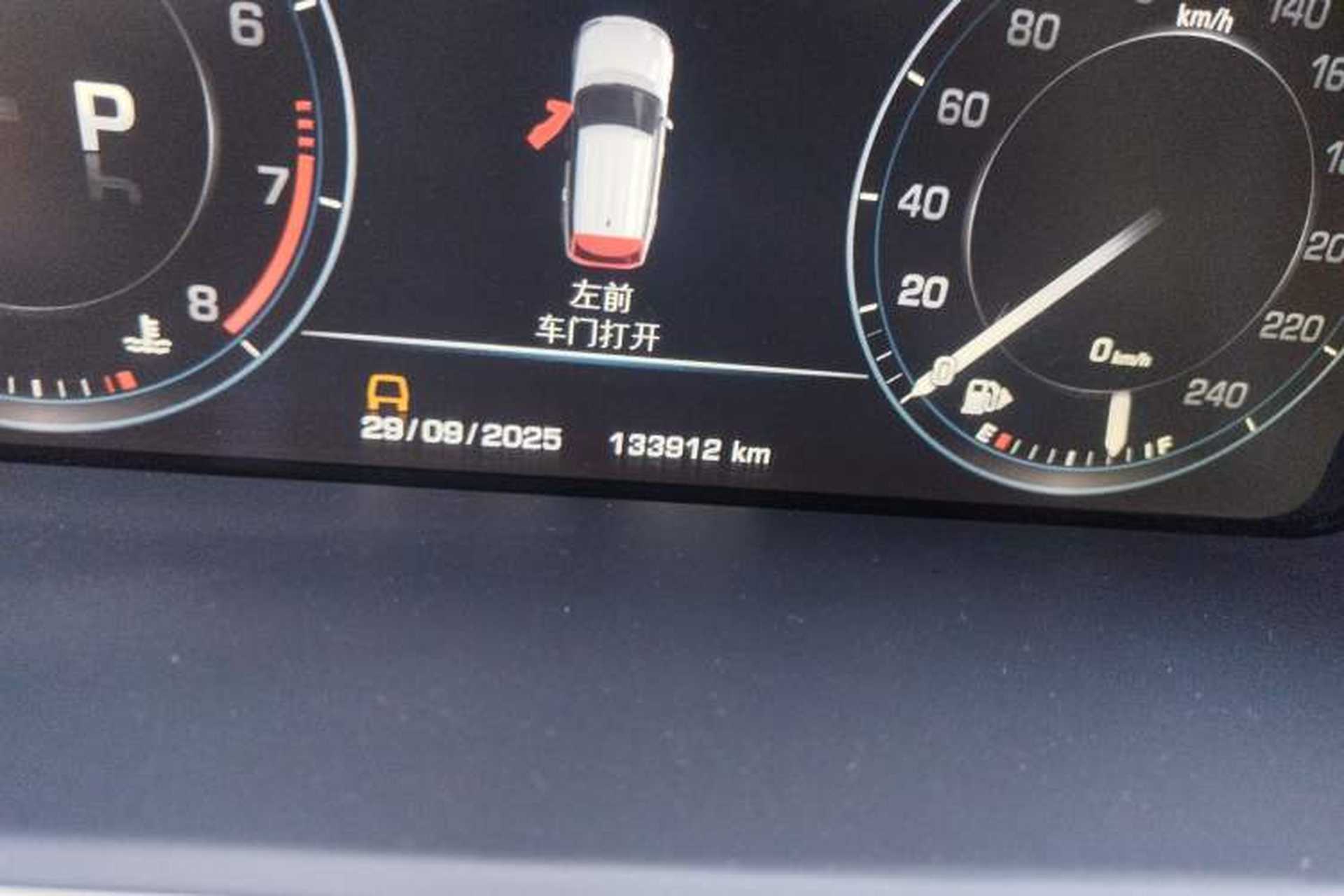 Used Land Rover Range Vogue 2014 3.0T Gasoline U.S.-Spec Executive Edition Standard Version Odometer Close Up