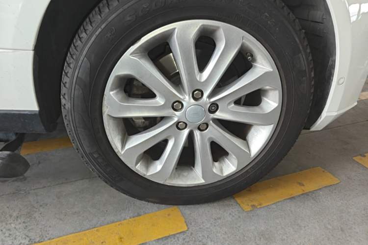 Used Land Rover Range Vogue  Right Front Wheel Hub