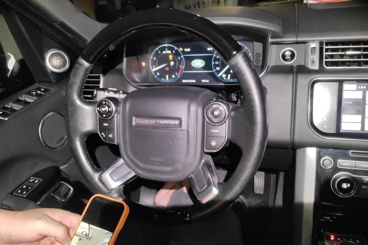 Used Land Rover Range Vogue 2014 3.0T Gasoline U.S.-Spec Executive Version – High-End Trim Steering Wheel