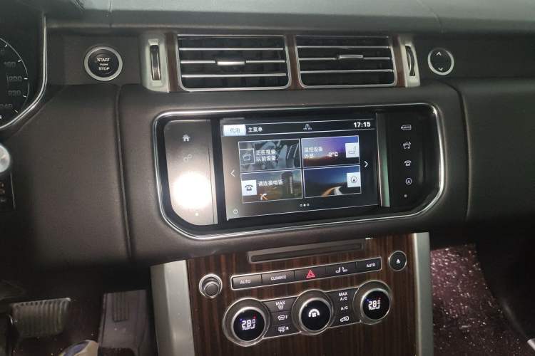 Used Land Rover Range Vogue 2015 3.0 V6 U.S.-Spec Executive Edition Audio And AC Panel