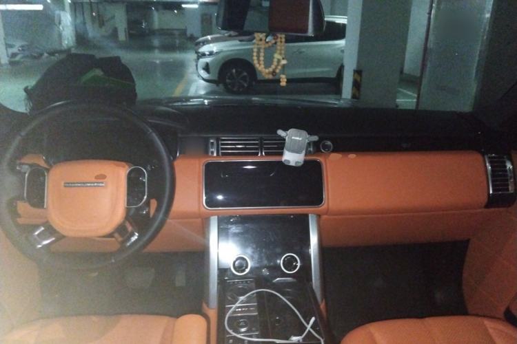 Used Land Rover Range Vogue 2015 3.0 V6 U.S.-Spec Executive Edition Center Console