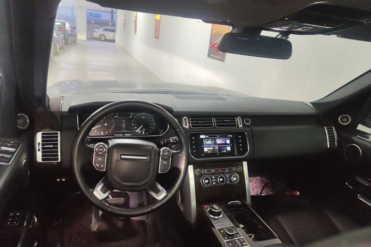 Used Land Rover Range Vogue 2015 3.0 V6 U.S.-Spec Executive Edition Center Console