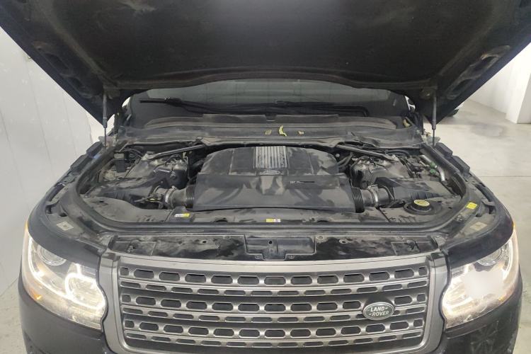 Used Land Rover Range Vogue 2015 3.0 V6 U.S.-Spec Executive Edition Engine Bay