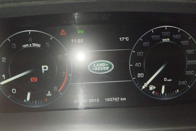 Used Land Rover Range Vogue 2015 3.0 V6 U.S.-Spec Executive Edition Instrument Cluster
