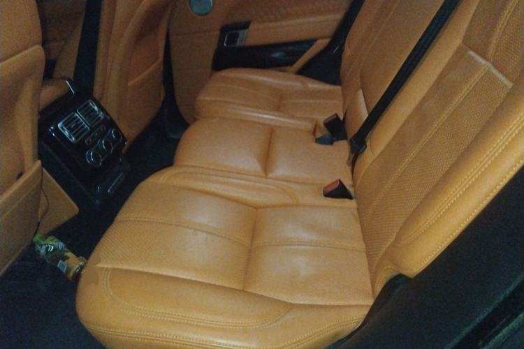 Used Land Rover Range Vogue 2015 3.0 V6 U.S.-Spec Executive Edition Left Rear Seat