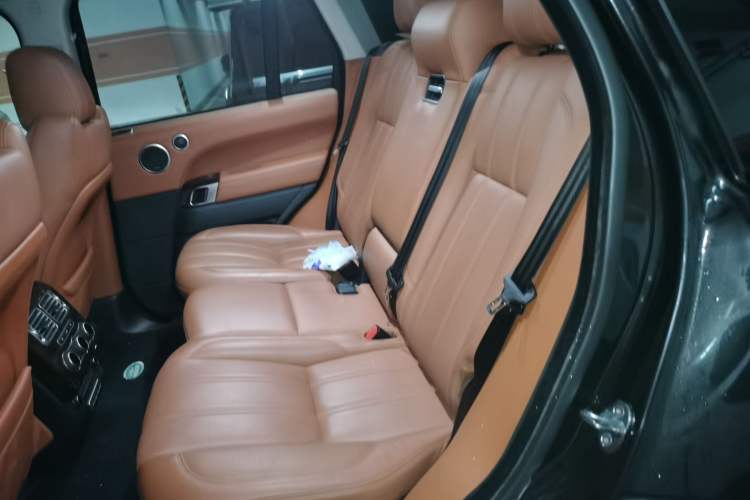 Used Land Rover Range Vogue 2015 3.0 TDV6 Vogue Left Rear Seat