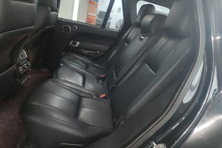Used Land Rover Range Vogue 2015 3.0 V6 U.S.-Spec Executive Edition Left Rear Seat