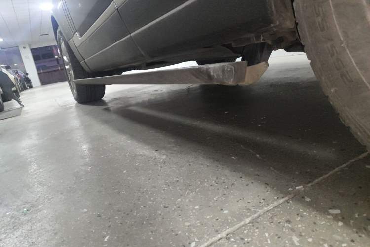 Used Land Rover Range Vogue 2015 3.0 V6 U.S.-Spec Executive Edition Left Side Sill