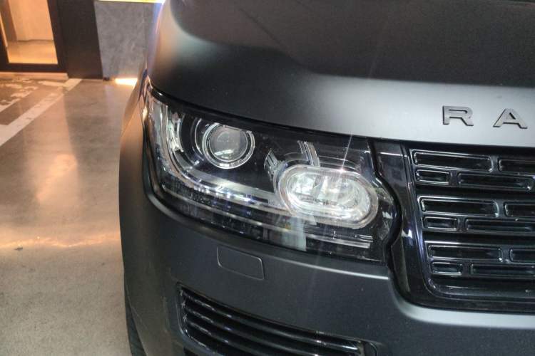 Used Land Rover Range Vogue 2015 3.0 TDV6 Vogue Right Front Headlight