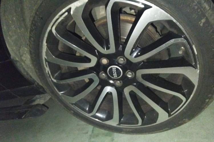 Used Land Rover Range Vogue 2015 3.0 V6 U.S.-Spec Executive Edition Right Front Wheel Hub