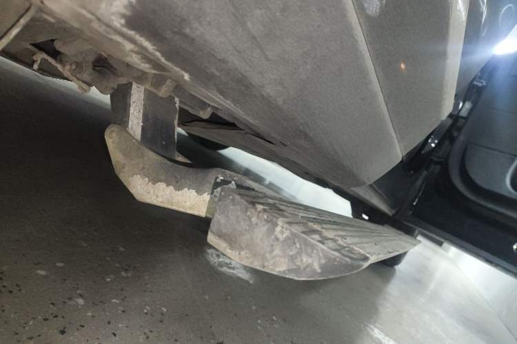 Used Land Rover Range Vogue 2015 3.0 V6 U.S.-Spec Executive Edition Right Side Sill