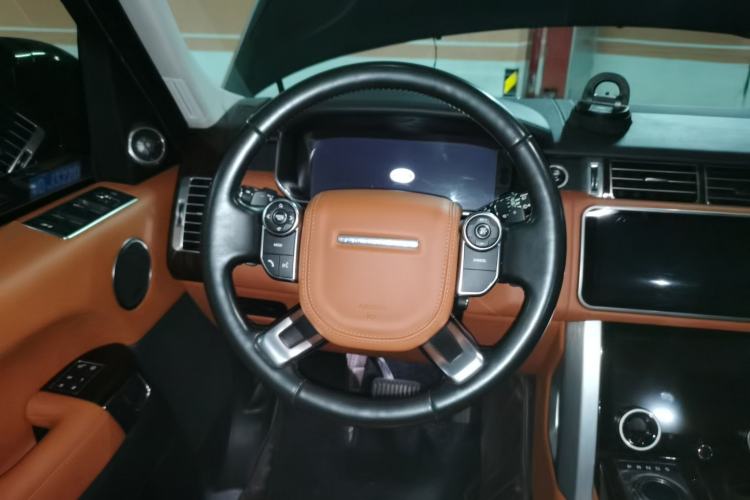 Used Land Rover Range Vogue 2015 3.0 TDV6 Vogue Steering Wheel