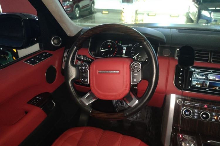 Used Land Rover Range Vogue 2015 3.0 TDV6 Vogue Steering Wheel