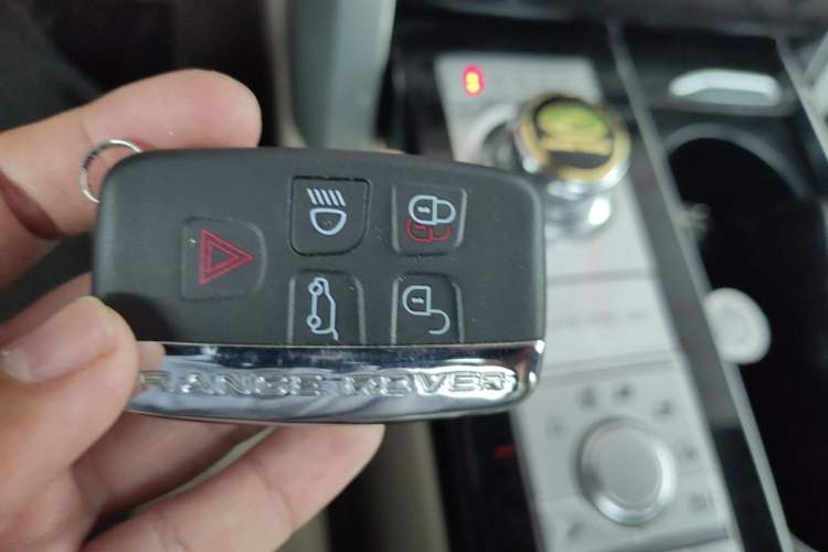 Used Land Rover Range Vogue 2015 3.0 V6 U.S.-Spec Executive Edition Vehicle Key