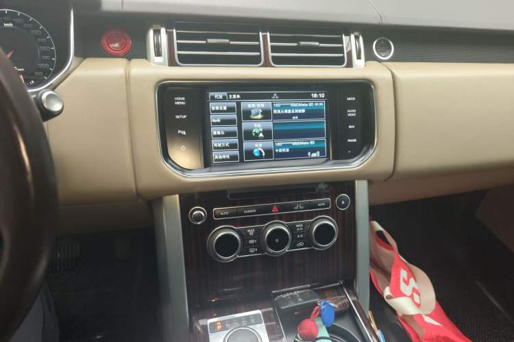 Used Land Rover Range Vogue 2015 3.0 V6 SC Vogue Audio And AC Panel