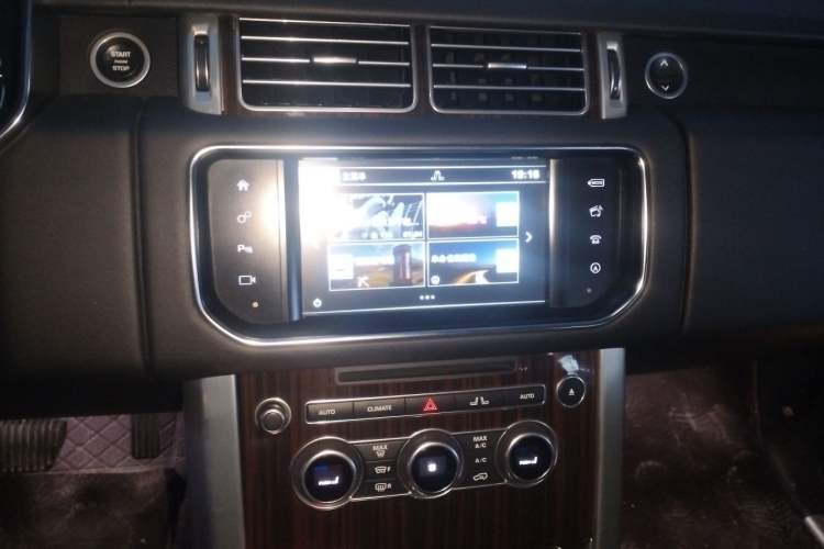 Used Land Rover Range Vogue  Audio And AC Panel