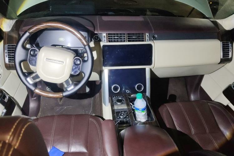 Used Land Rover Range Vogue  Center Console