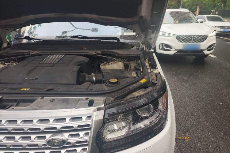 Used Land Rover Range Vogue 2015 3.0 V6 SC Vogue Engine Bay Left