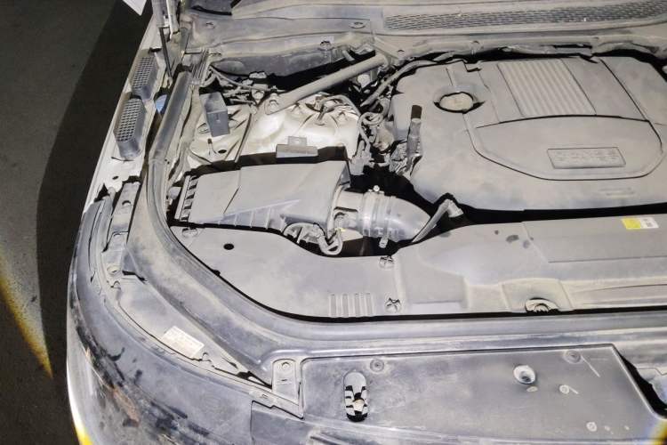 Used Land Rover Range Vogue  Engine Bay Right