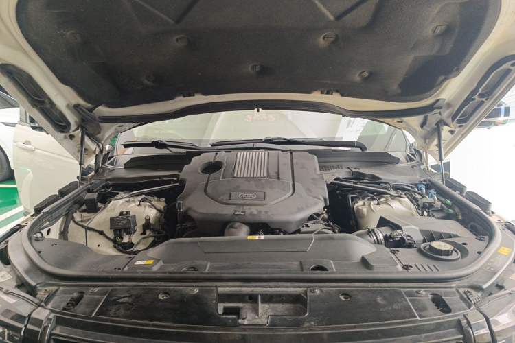 Used Land Rover Range Vogue  Engine Bay