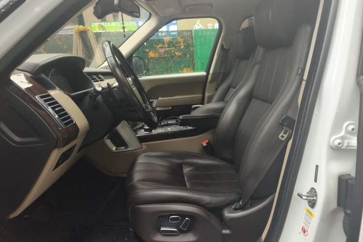 Used Land Rover Range Vogue 2015 3.0 V6 SC Vogue Left Front Seat