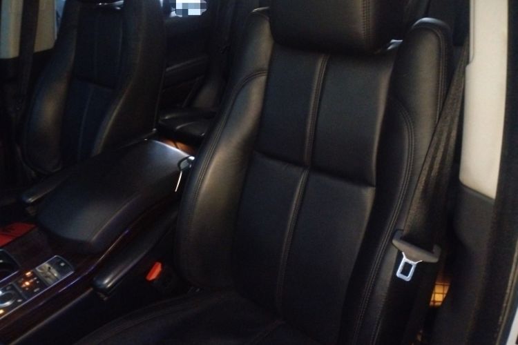 Used Land Rover Range Vogue  Left Front Seat