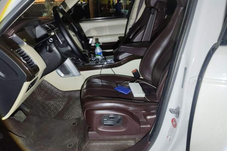 Used Land Rover Range Vogue  Left Front Seat