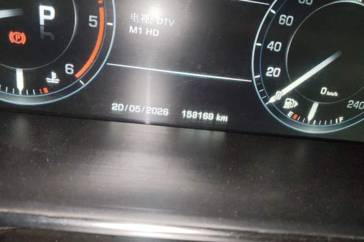 Used Land Rover Range Vogue  Odometer Close Up