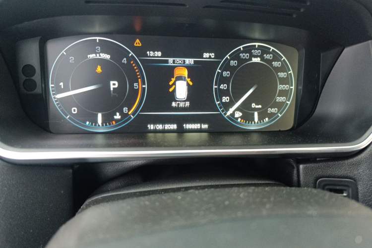Used Land Rover Range Vogue  Odometer Close Up