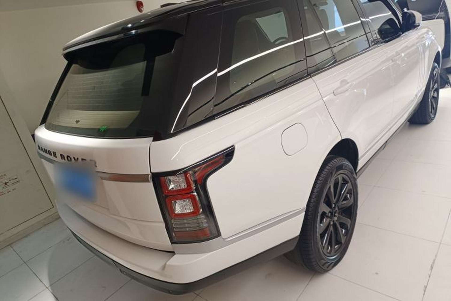 Used Land Rover Range Vogue 2015 3.0 V6 U.S.-Spec Executive Edition Rear Right 45 Deg